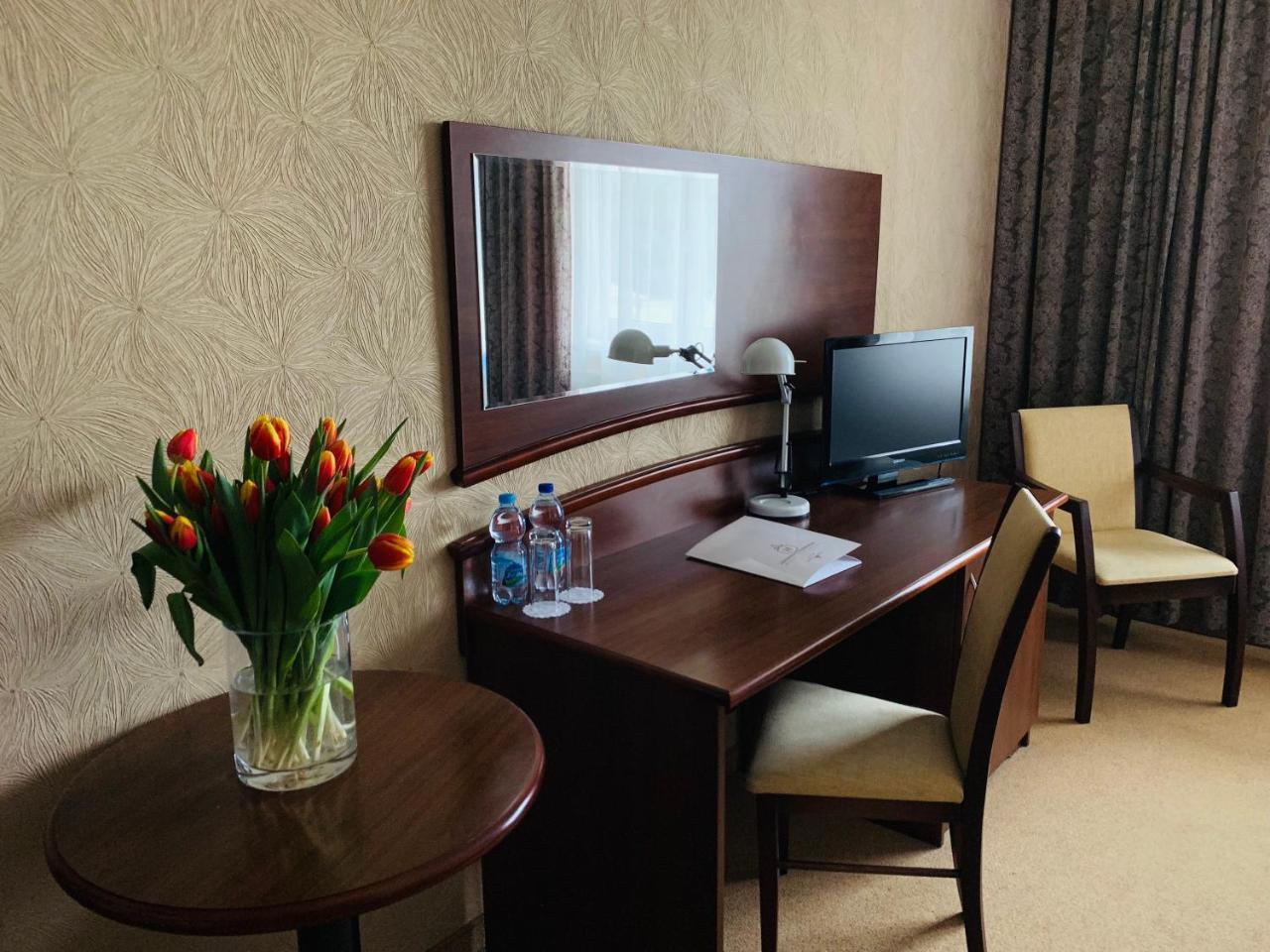 Hotel Rozdroze Nieborów Esterno foto