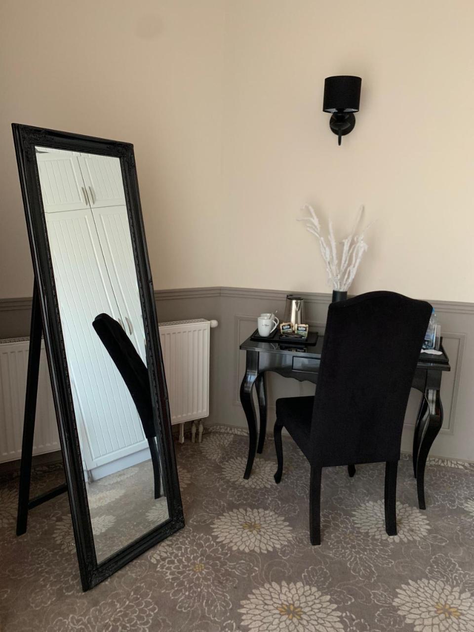 Hotel Rozdroze Nieborów Esterno foto
