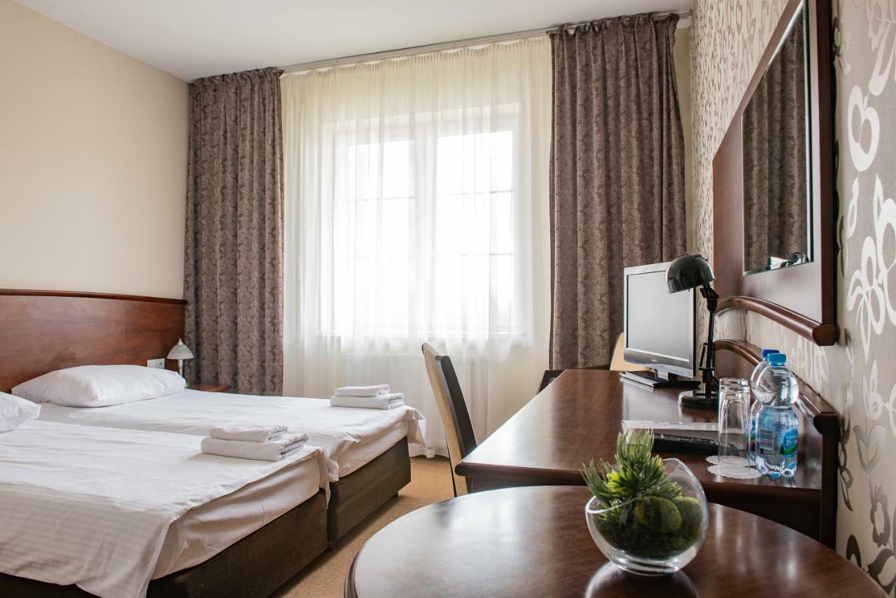 Hotel Rozdroze Nieborów Esterno foto